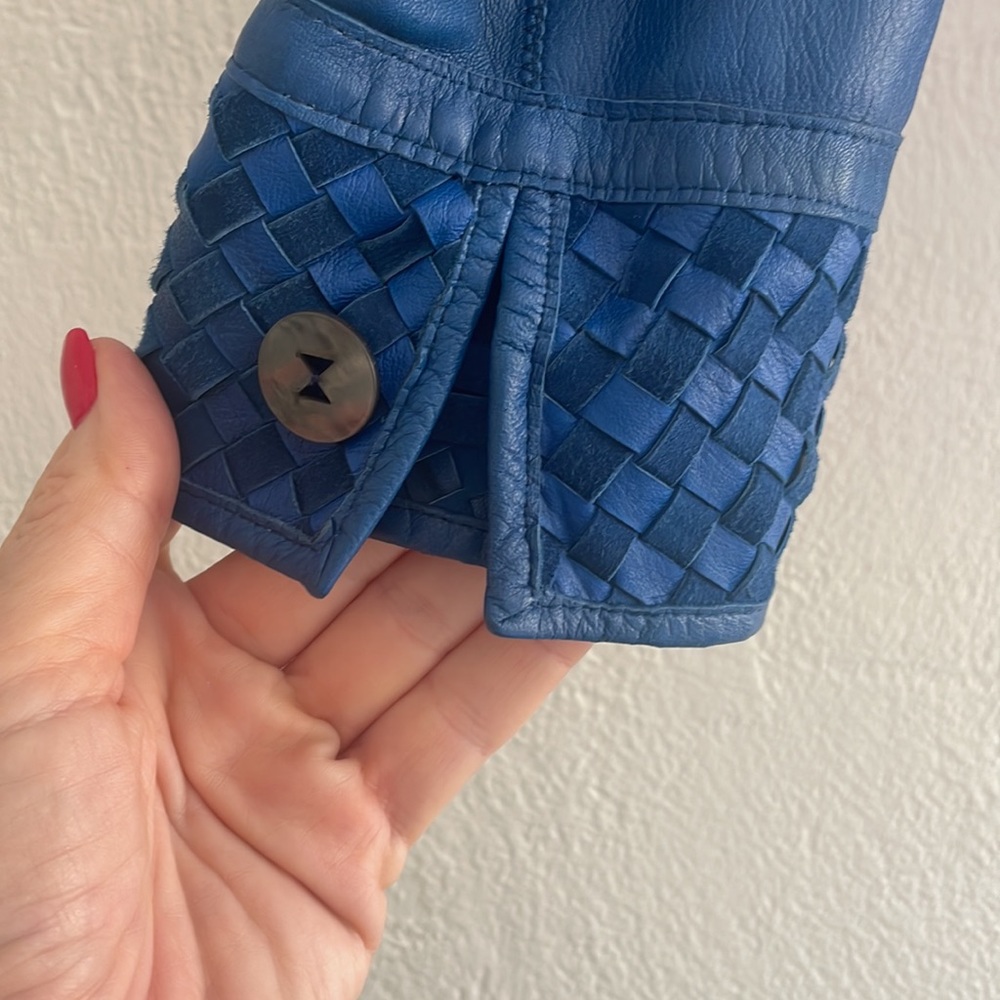 Italian Women’s Reversible Blue Leather and Suede short waisted jacket; Medium - Picture 6 of 16